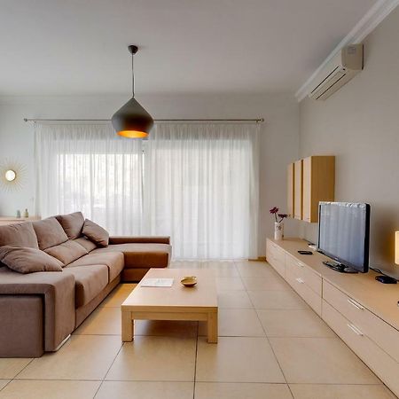 Apartment In Fort Cambridge With Pool Sliema Exterior photo