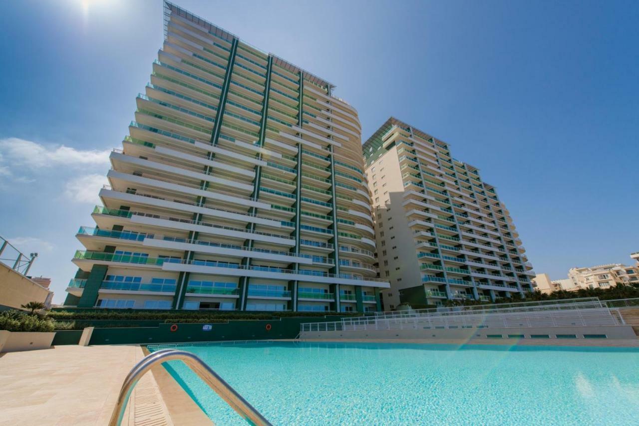 Apartment In Fort Cambridge With Pool Sliema Exterior photo