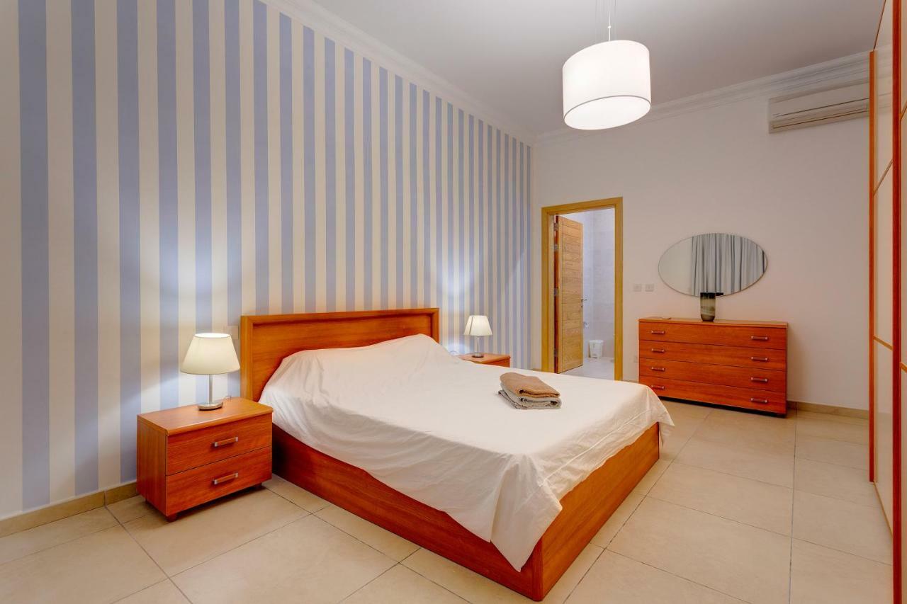 Apartment In Fort Cambridge With Pool Sliema Exterior photo