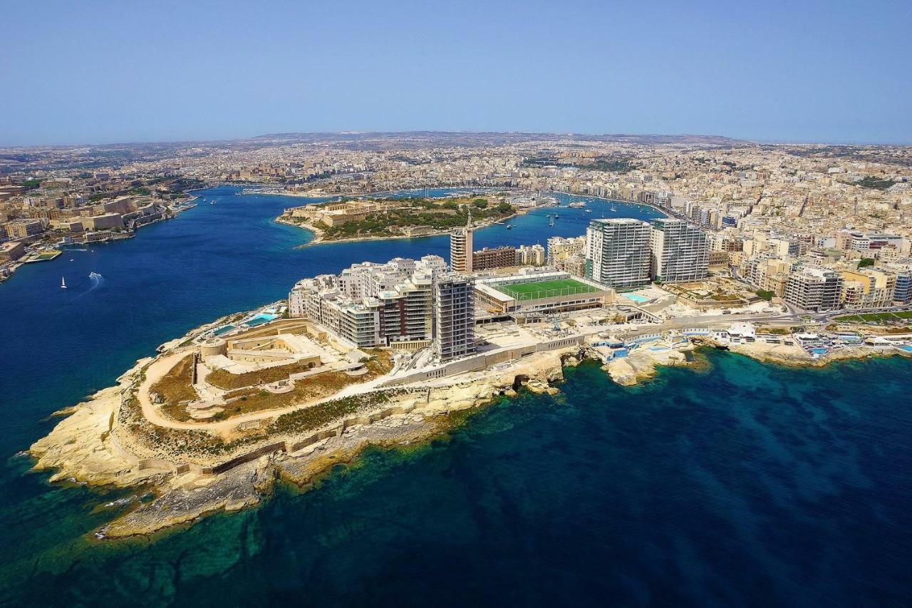 Apartment In Fort Cambridge With Pool Sliema Exterior photo