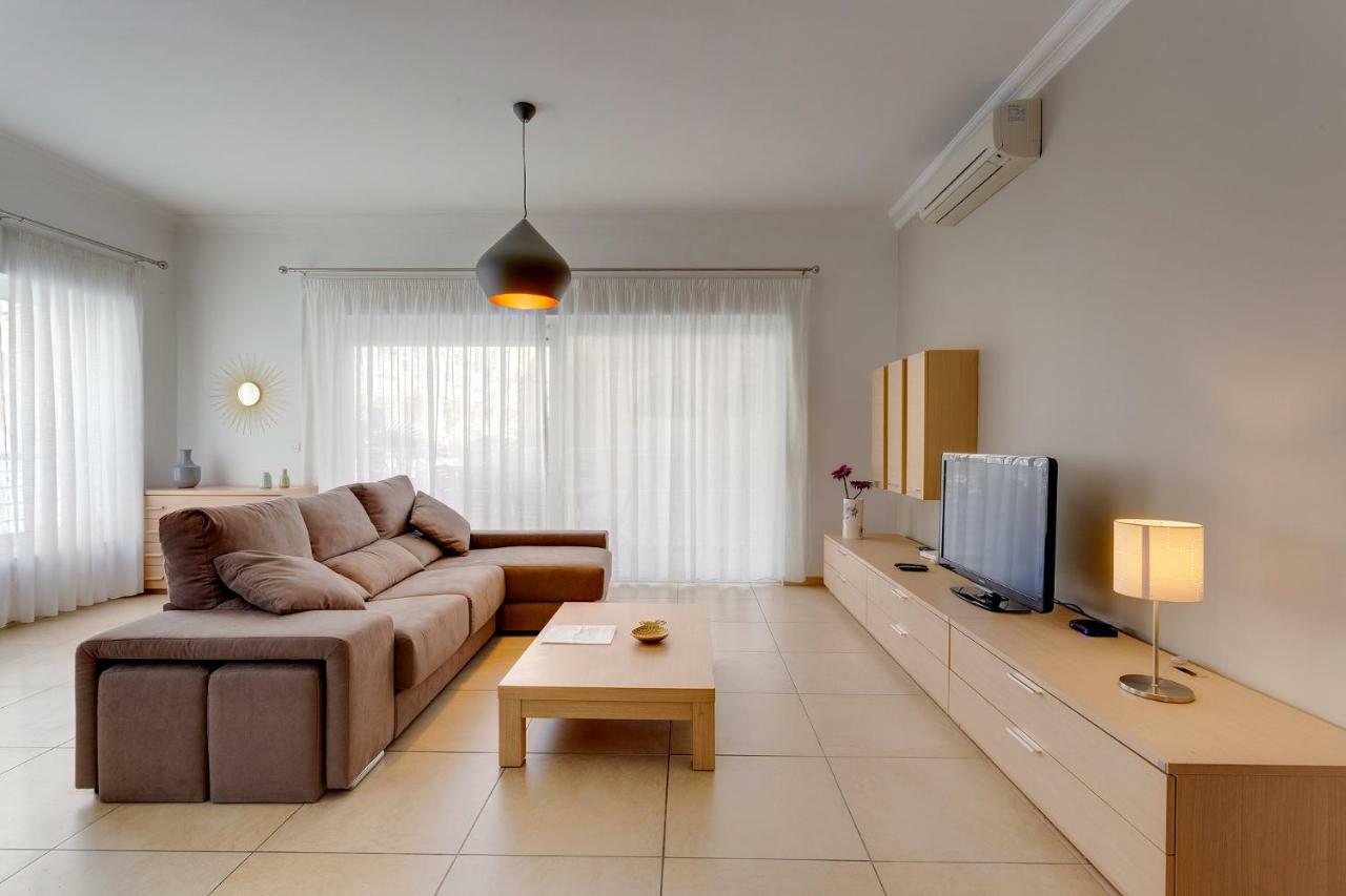 Apartment In Fort Cambridge With Pool Sliema Exterior photo