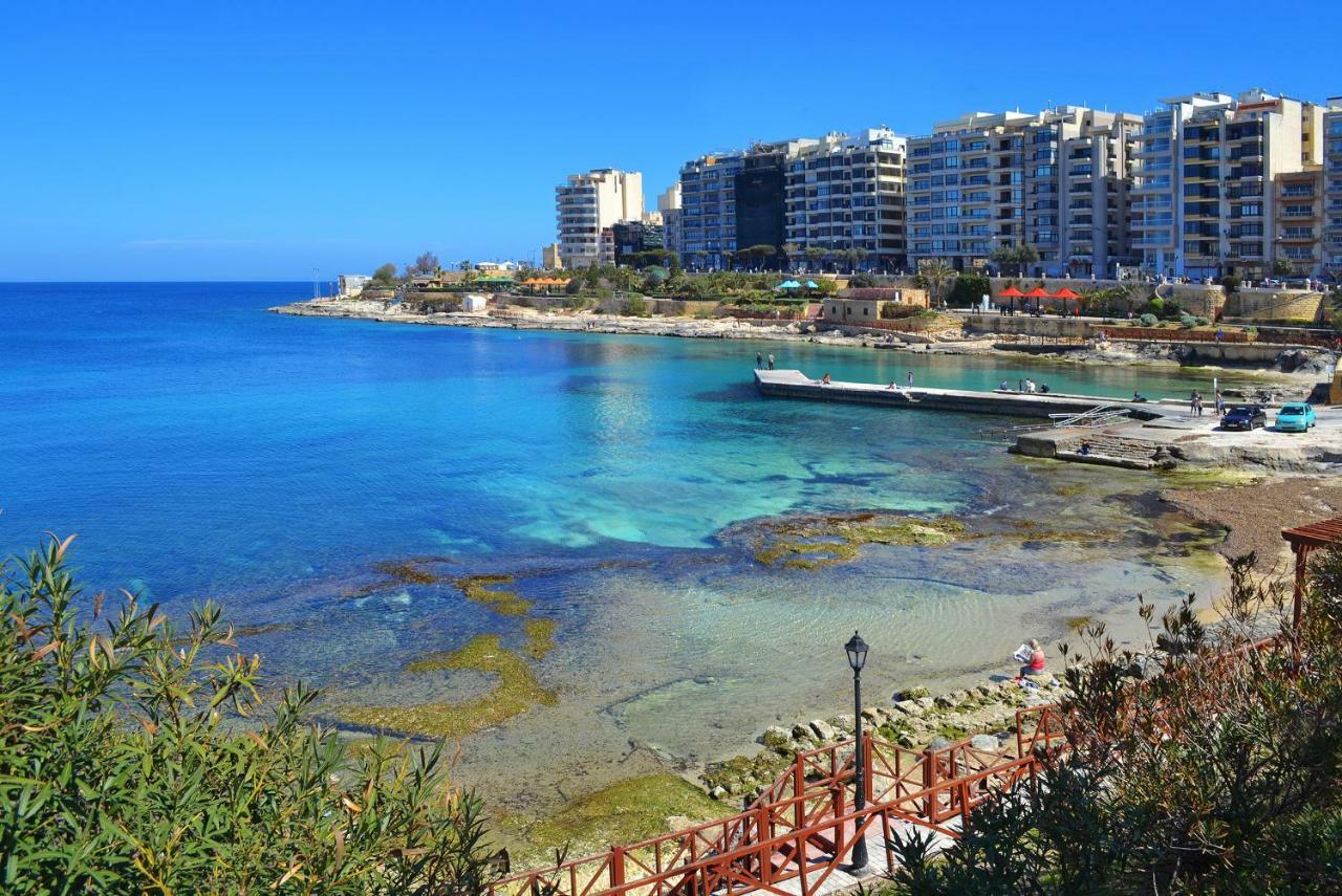 Apartment In Fort Cambridge With Pool Sliema Exterior photo