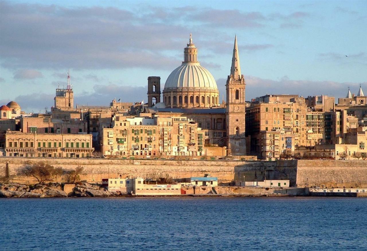 Apartment In Fort Cambridge With Pool Sliema Exterior photo