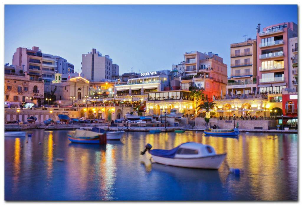 Apartment In Fort Cambridge With Pool Sliema Exterior photo